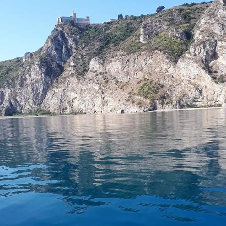 B&B La Casa Du Barone Фалконе Екстериор снимка